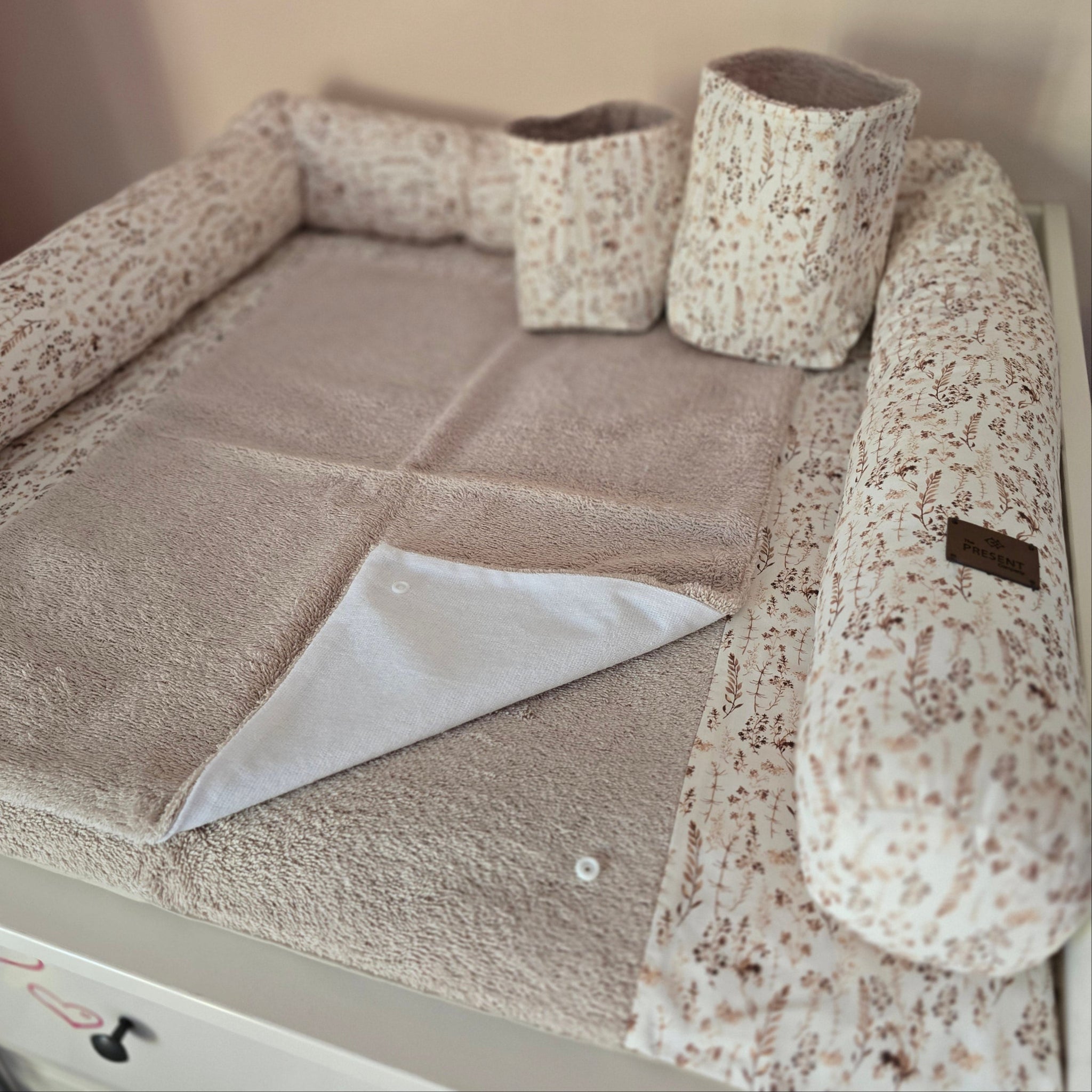 Wickeltischschlange Retroblume